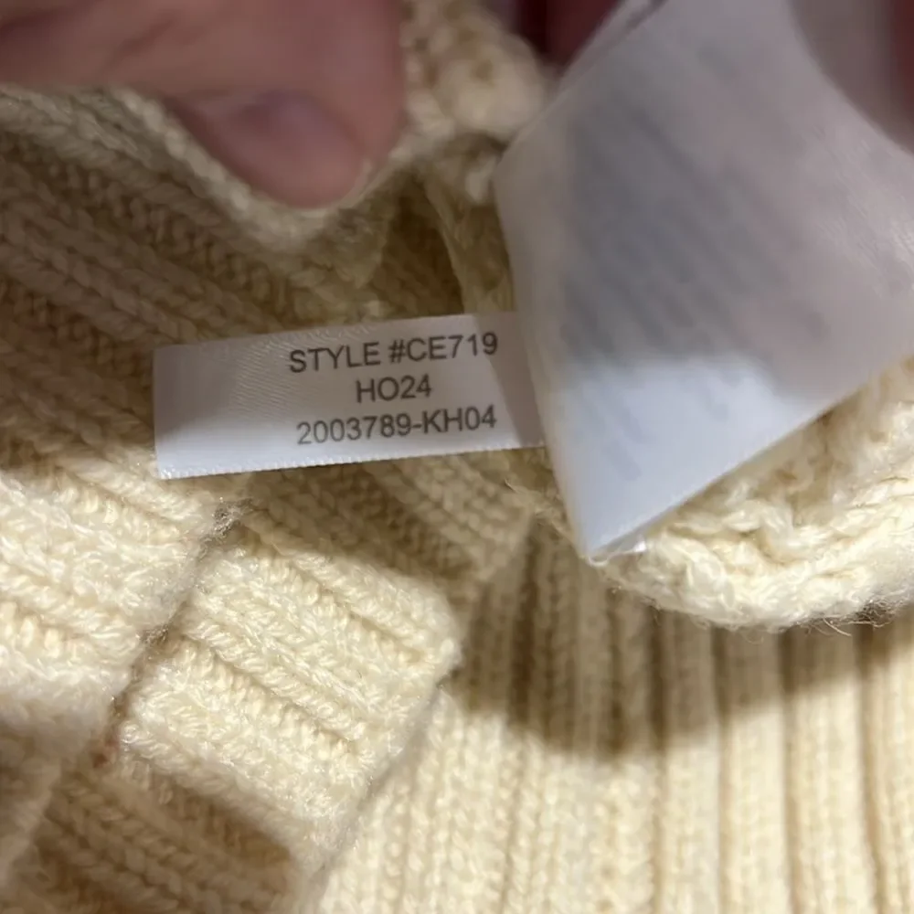j. Crew ce719 Oversized cable-knit crewneck sweater NWT size XS-S